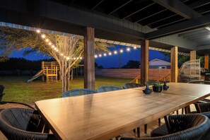 Outdoor dining - Hot Tub, Speakeasy, Tree House, Arcade Games, Outdoor Games, Fire pit, Farmstay (Glen Rose)