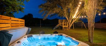 Hot Tub, Speakeasy, Tree House, Arcade Games, Outdoor Games, Fire pit, Farmstay
