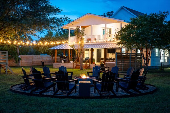 Terrace/patio - Hot Tub, Speakeasy, Tree House, Arcade Games, Outdoor Games, Fire pit, Farmstay (Glen Rose)
