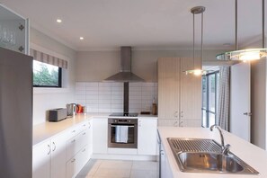 冰箱、烤箱、炉灶、洗碗机