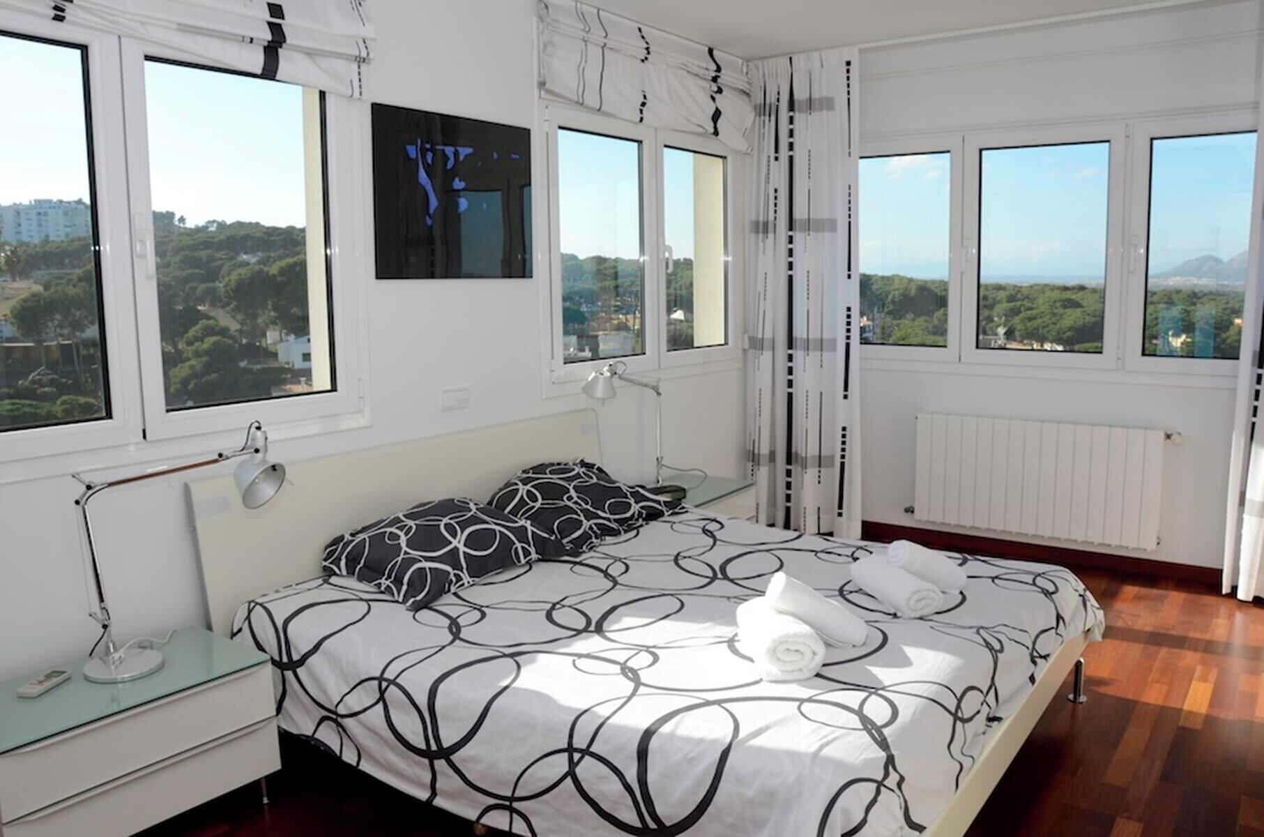 3 bedrooms, iron/ironing board, travel crib, WiFi