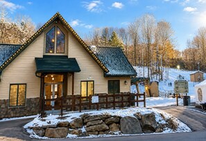 Exterior - Beautiful Chalet in The Hideout, Pet Friendly, Game Room (Hamlin)