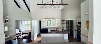 Entire Cape-Dutch house on boutique horse farm. Pet-friendly! Digital Nomads!
