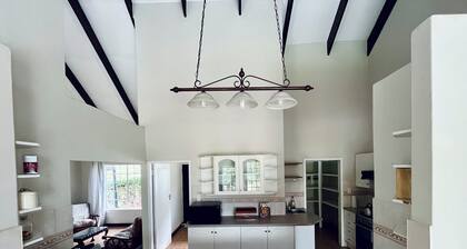 Entire Cape-Dutch house on boutique horse farm. Pet-friendly! Digital Nomads!