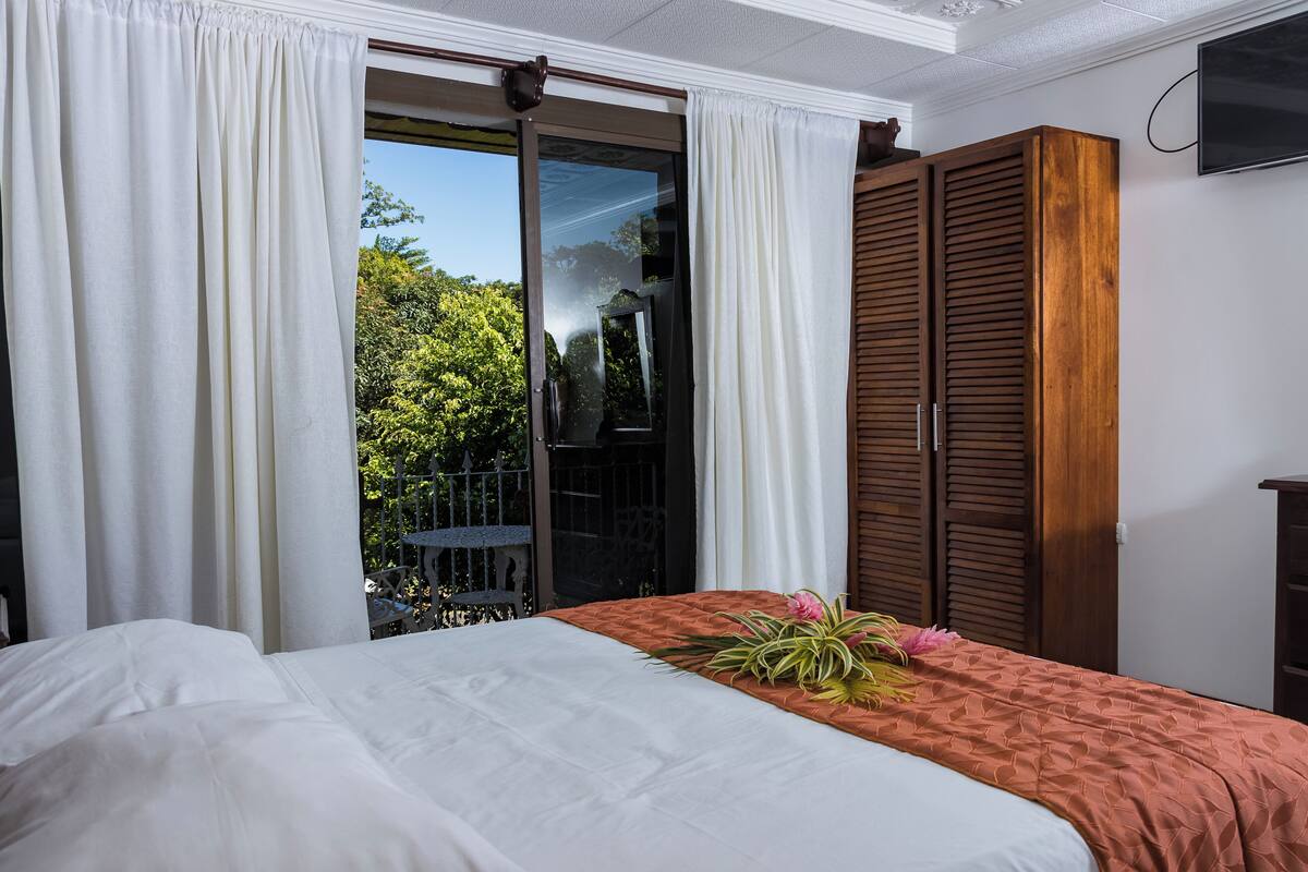 Double with balcony | Hypo-allergenic bedding available, desk, WiFi (free), bed sheets