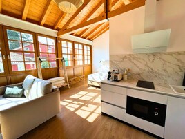 高级开间 | 记忆海绵床垫、特色装修、特色家居、免费 WiFi