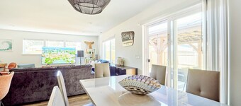 Beach Vibes - AC, Game Room, Arcade, Firepit & Dog Friendly