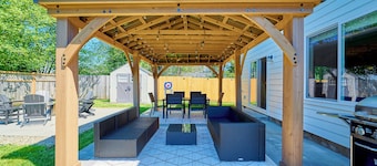 Beach Vibes - AC, Game Room, Arcade, Firepit & Dog Friendly