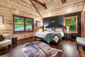 8 bedrooms, WiFi, bed sheets