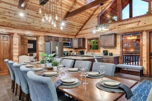 Dining - Laughing Fox (Sevierville)
