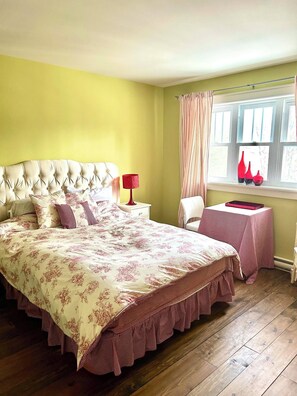 3 bedrooms, iron/ironing board, WiFi, bed sheets - Chalet de Luxe & Paisible @ au Bord du Lac Memphrémagog (Stanstead)