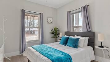 2 soverom, safe på rommet, skrivebord og strykejern/-brett