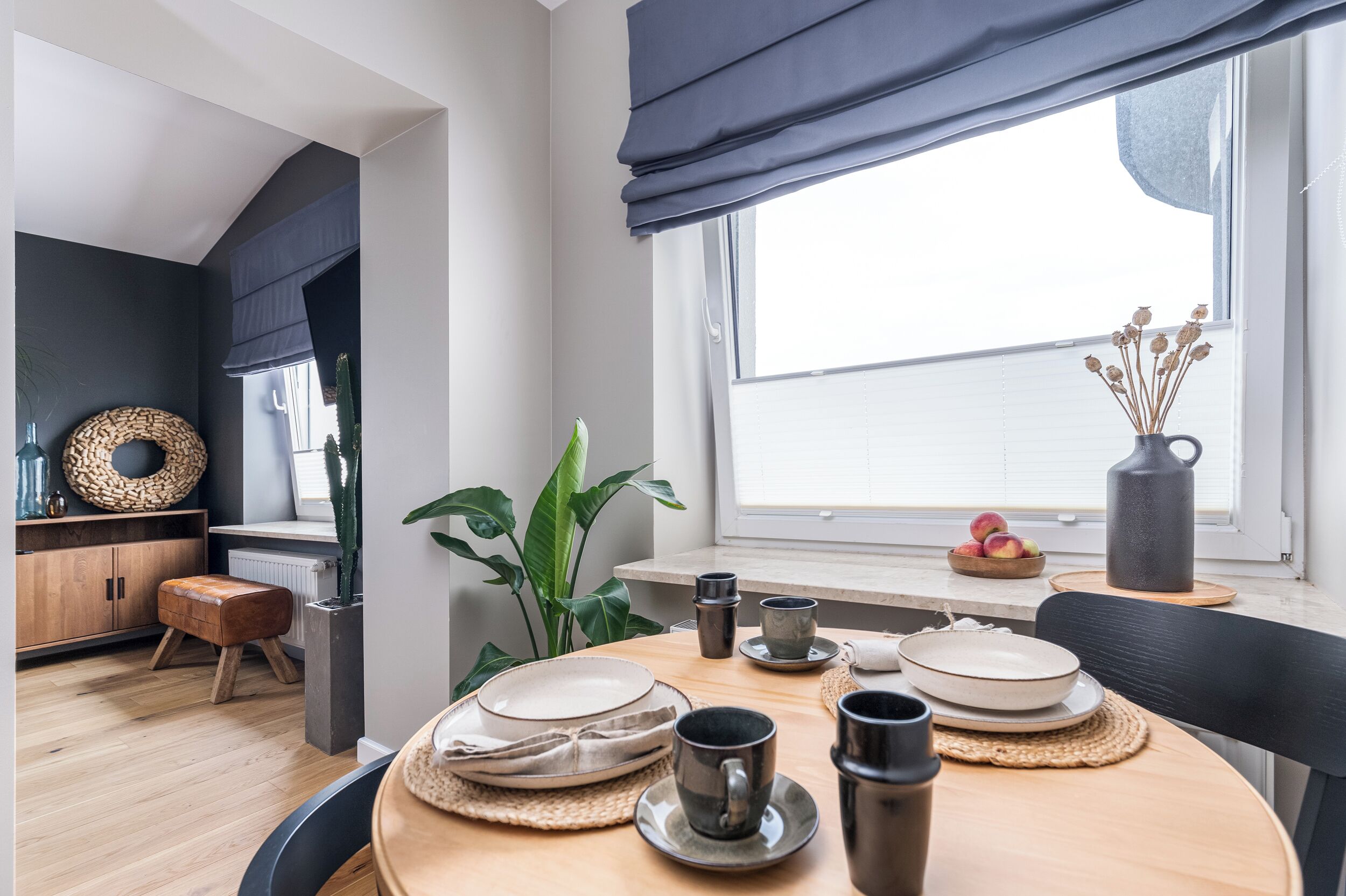 Basic Suite | Living area