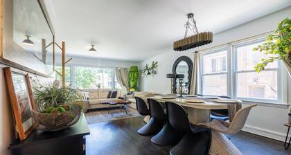 Haus Of Hues: MDRN Bright Peaceful Private Apt