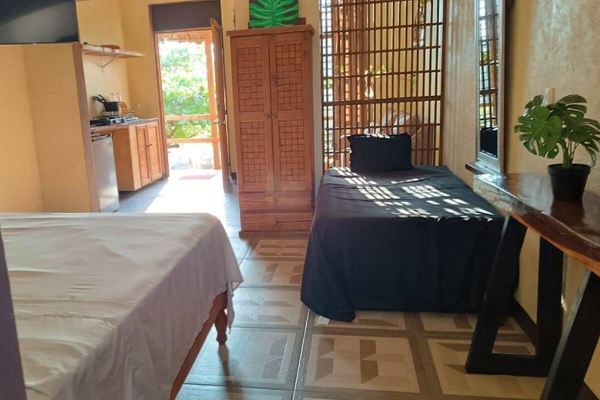 Traditional-Studio