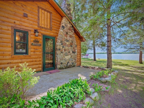 Nick's Lakeside Lodge