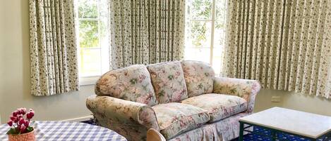 Premium Apartment, 1 Bedroom, Kitchen | Living area