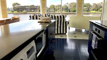Maison Panoramique, 1 chambre, cuisine, vue fleuve | Cuisine privée