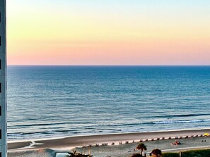 On the beach - 10th floor 2BR/2BA condo @ Myrtle Beach Resort (Myrtle Beach)