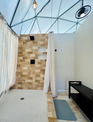 1 chambre, bureau, Wi-Fi gratuit, draps fournis
