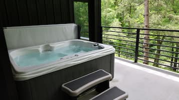 Bain à remous extérieur