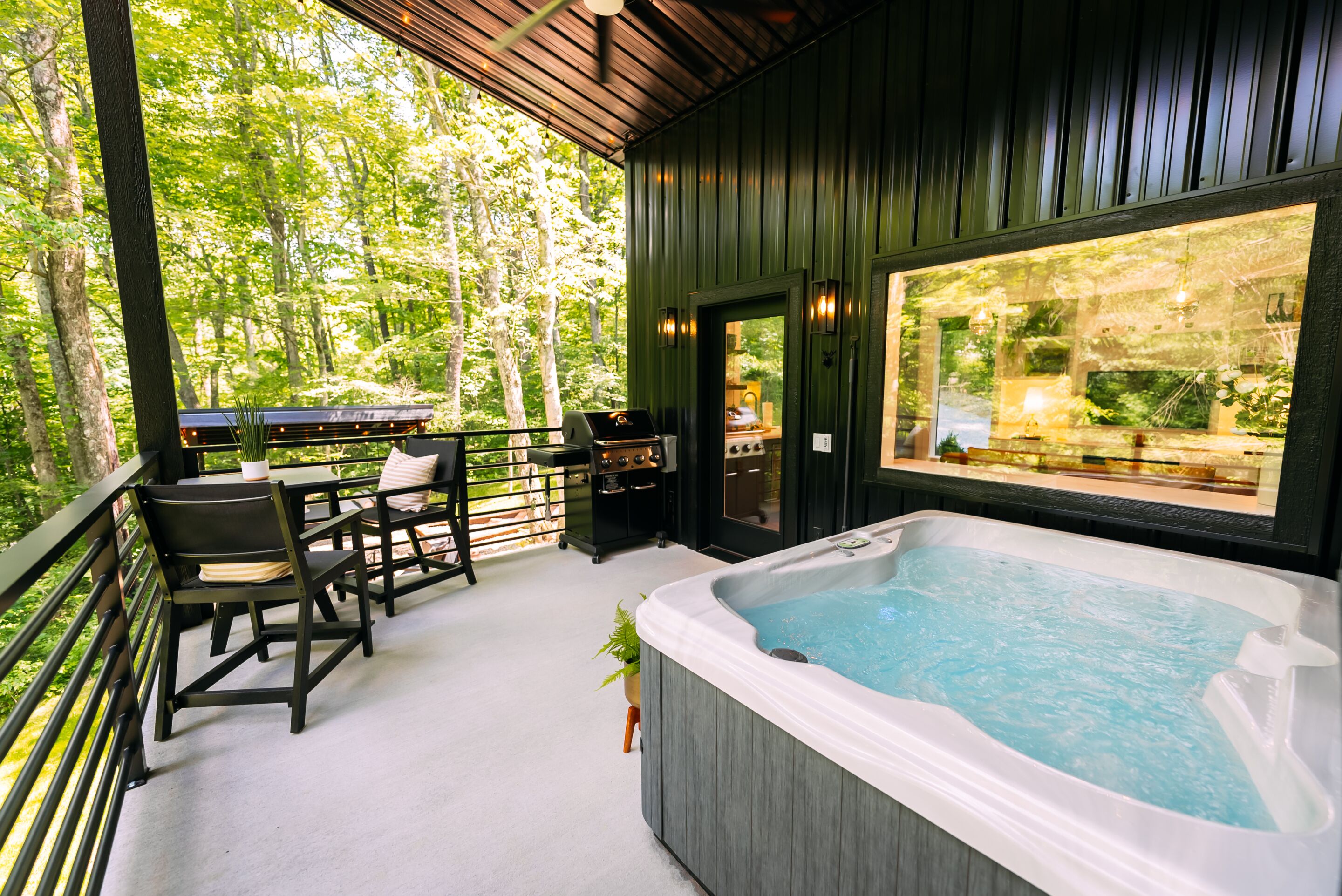 Outdoor spa tub
