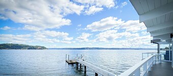Fall Rates! Family Waterfront Escape on Hood Canal