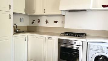 Fridge, oven