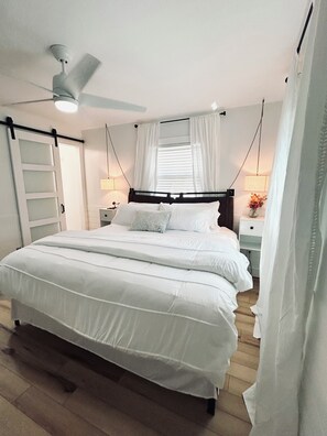 2 makuuhuonetta, silitysrauta/-lauta, Wi-Fi, vuodevaatteet