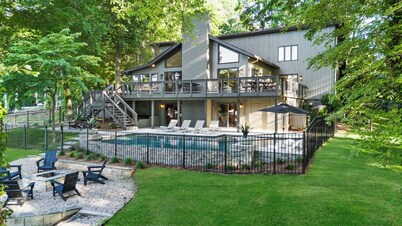 Niblick on Norman w/Heated Pool & Optional Boat Rental