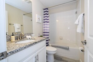 Hair dryer - Premium house with Pool BBQ just 10min to Disney (Kissimmee)