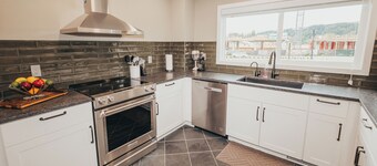 Newly Remodeled Home steps away from Woodinville’s Hollywood Wine District