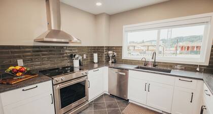 Newly Remodeled Home steps away from Woodinville’s Hollywood Wine District