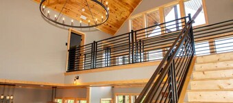3410 sq ft Very Large-Pool Community cabin, Mountain Views-4 King beds-POOL tble