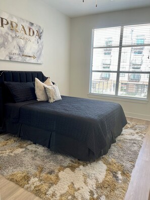2 habitaciones, tabla de planchar con plancha, wifi y ropa de cama