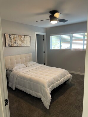 4 bedrooms, WiFi, bed sheets