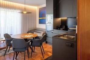 Interior - 2-Bedrooms in Avenidas Novas — Balcony, Services and Comfort by Gulbenkian (Lisboa)