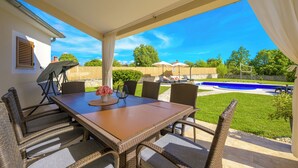 Outdoor dining - Villa Karla (Istria - Krmed) (Krmed)