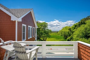 Property grounds - OBX Rays: Stunning Soundfront Home, Private Heated Pool, Hot Tub, Community Amenities (Corolla)