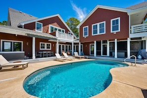A heated pool - OBX Rays: Stunning Soundfront Home, Private Heated Pool, Hot Tub, Community Amenities (Corolla)