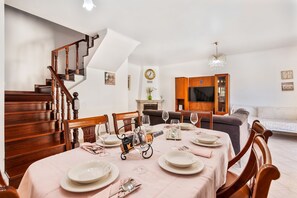 Dining - Villa Krishan Albufeira - Private Pool (Albufeira)