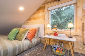 2 bedrooms, free WiFi, bed sheets - Brand new cabin on Gallatin River w/ access to fly fishing (Big Sky)