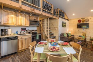 Dining - Brand new cabin on Gallatin River w/ access to fly fishing (Big Sky)