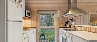 Cozy summer house close to the beach