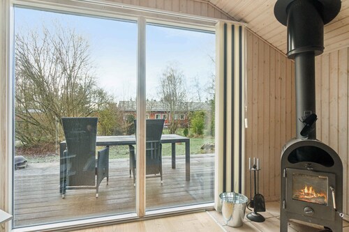 Cozy summer house close to the beach