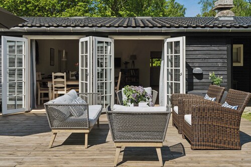Lovely secluded cottage in Dronningmølle