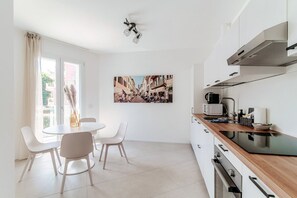 Fridge, microwave, oven, dishwasher