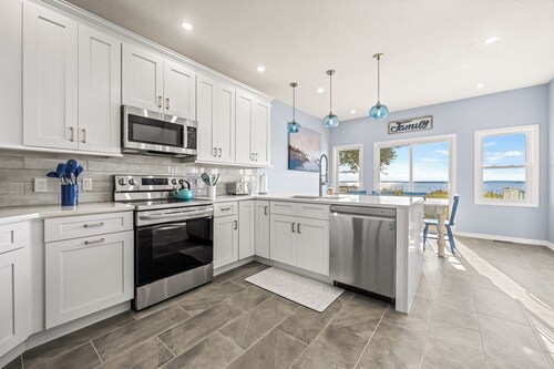 Audubon Oasis: Soundfront Home, Dog-friendly, New to Rental Program