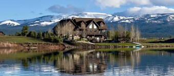 45 MIN to YNP | Waterfront Cabin | Private Dock