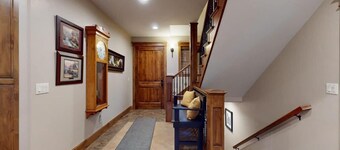 45 MIN to YNP | Waterfront Cabin | Private Dock